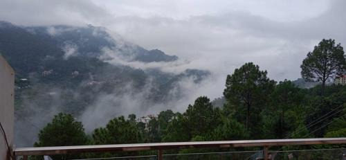 Dharampur Apartment | Exotic Stays I 2 BHK Serviced Apartments I Mountain View I The Western Heights I Kasauli