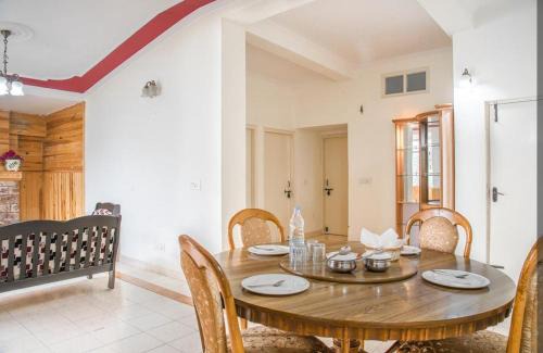 Dharampur Apartment | Exotic Stays I The Kasauli Suffer I Best Seller I Vacations I Family Events I Pet friendly l Open Air Lawn I Sky Bonfire l Serviced Apartments I Kasauli