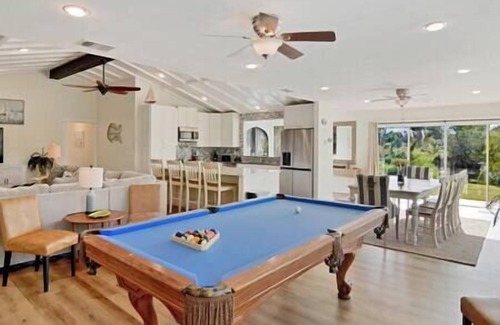 Fort Myers House | Exotic Water Front Getaway! Sleeps 14