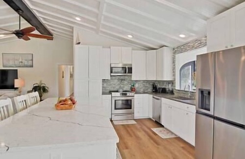 Fort Myers House | Exotic Water Front Getaway! Sleeps 14