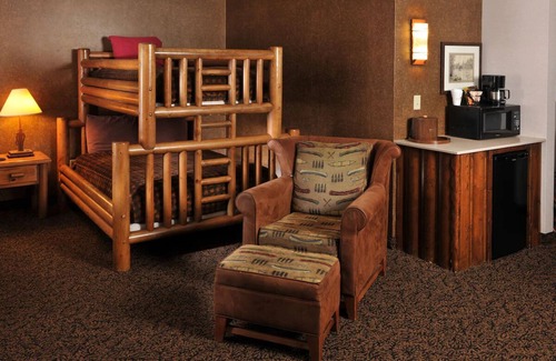 St. Joseph Hotel | Expanded King Bunk Bed Suite, Stoney Creek St. Joseph, Heated Pool!