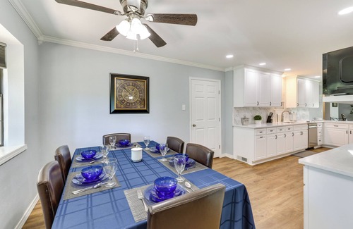 Fayetteville House | Expansive Fayetteville Retreat: 11 Mi to U of A!