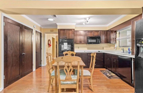 Gainesville House | Expansive Forest Ridge Retreat in Central GNV