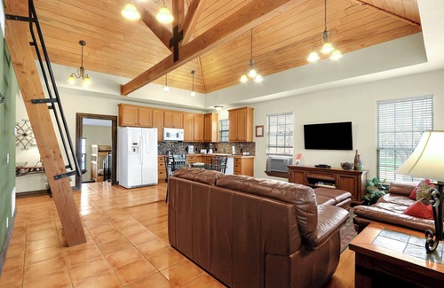 Johnson City House | Expansive Hill Country Ranch w/Pool Access on 2,001 Acres