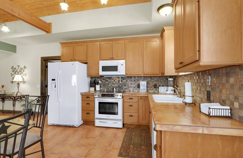Johnson City House | Expansive Hill Country Ranch w/Pool Access on 2,001 Acres
