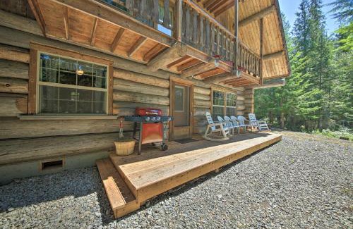 Bonners Ferry House | Expansive Moyie Riverfront Cabin - Pets Welcome!
