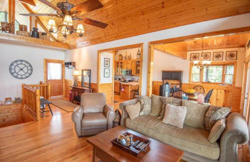 Piney Creek House | Expansive Porches with Views, Fireplaces, Comm Rec Center
