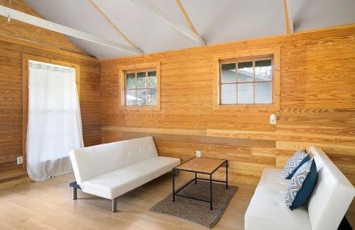 Covington House | Expansive Vacation Lodge Rental for 60 Guests in Covington, Louisiana