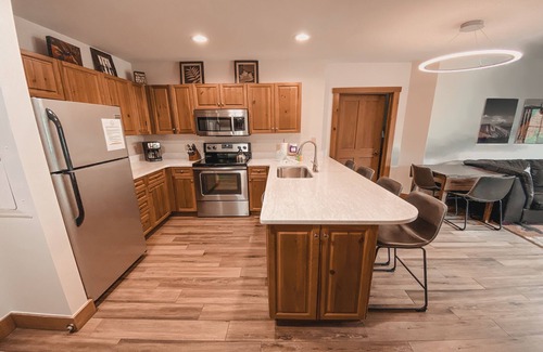 Mountain House House | Expedition Station 8607 by SummitCove Vacation Lodging