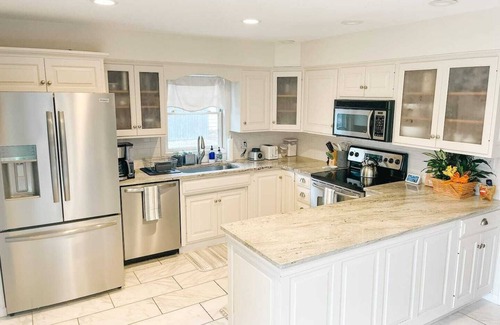 Marion House | Experience a family getaway at this stunning home on Euclid Avenue, Marion's coveted street