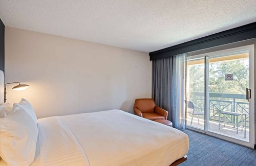 San Ramon Resort | Experience a Relaxed Getaway! Pool, Free Parking, Minutes to Oakland Zoo!