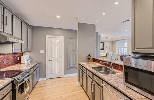 West Campus House | Experience Austin + 3 BR + 5 mins to Downtown!