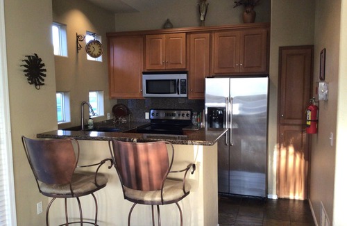 Central Scottsdale Condo | Experience beautiful, vibrant Scottsdale in this Ground Floor 2 BR, 2 Bath Condo