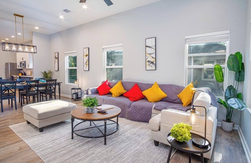 Denver Heights Cottage | Experience Convenience w/4br/3ba Near Alamodome