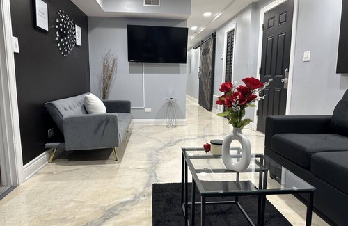 Bronzeville Condo | Experience Elegance at Paramount