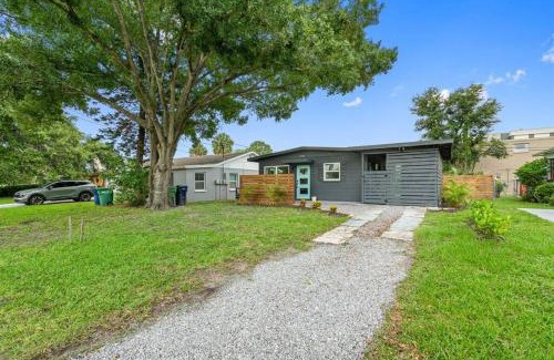 North Hyde Park House | Experience Graceful Abode in Tampa!