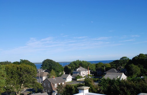 Hyannis Port House | Experience Hy-View Hyannisport Exceptional Summer Getaway