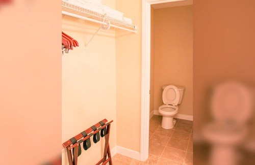 Kelleys Island House | Experience Island Tranquility at the Iroquois Suites Kelleys Island 216