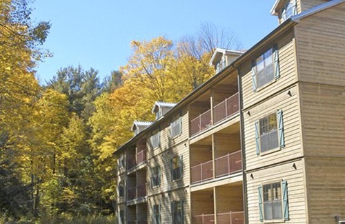 South Lee Apartment | Experience Leisure - Resort Condos in the Berkshire Hills