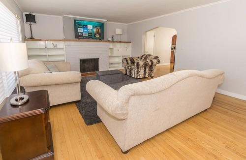 Addison House | Experience luxury near Downtown Chicago