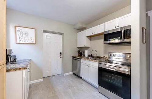 Avondale House | ☀️ Experience Luxury @ The Lexington ☀️