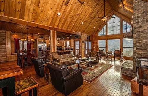 Bryson City Cabin | Experience mountain serenity at Millstone Lodge