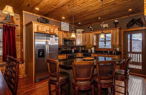 Bryson City Cabin | Experience mountain serenity at Millstone Lodge