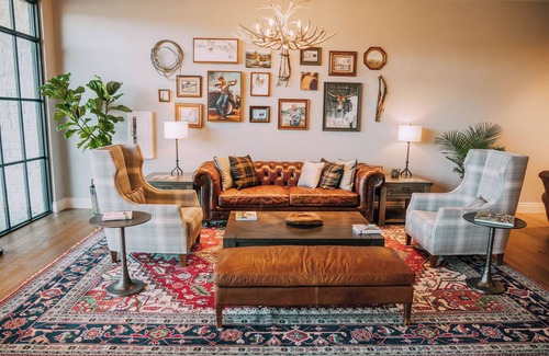 Boerne Hotel | Experience Nature's Splendor: Luxurious Resort with Unforgettable Views| 3 Units
