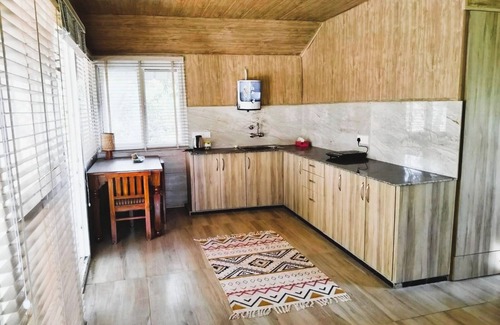 Bhopal Cottage | Experience Nature’s Charm: Unique Treehouse Stay by a Scenic Lake!