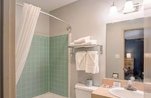 Clinton Apartment | Experience our inviting Studio in Clinton, IA - where your ideal rental awaits.