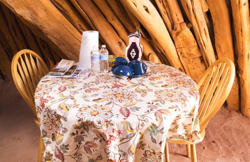 Cameron Bed & Breakfast | Experience our Traditional Navajo Hogan near Grand Canyon