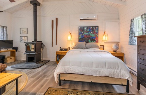 Kemptville Cabin | Experience Peace & Tranquility At Our Sovereign Cabin