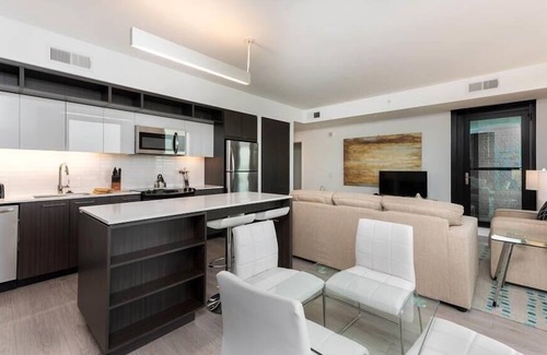 Reston Apartment | Experience Reston | Work Desk + Fast WiFi | nr Washington DC