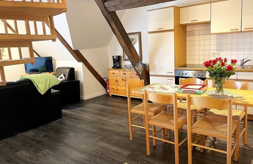 Aventoft Apartment | "Experience Serenity and Adventure in Our Charming Country Retreat!"