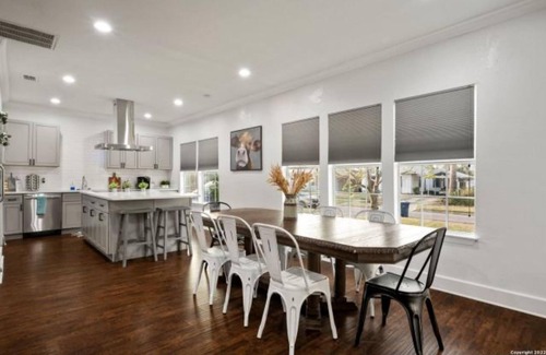 Highland Park House | Experience Serenity in a 4BR 3BA Downtown Home