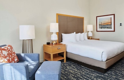 Berkeley Hotel | Experience Soothing Moments & Luxury! Indoor Pool, Balcony, Near Keller Beach