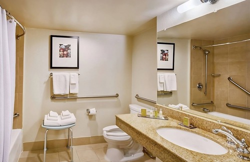 Berkeley Hotel | Experience Soothing Moments & Luxury! Indoor Pool, Balcony, Near Keller Beach