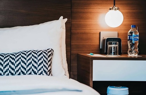 Downtown Minneapolis Hotel | Experience Soothing Moments & Luxury! Close to Foshay Tower, Minneapolis!