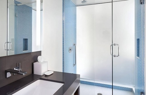 Downtown Minneapolis Hotel | Experience Soothing Moments & Luxury! Close to Foshay Tower, Minneapolis!