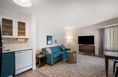 Acres Green Hotel | Experience the Best! With Free Breakfast, Outdoor Pool, Pets Allowed!