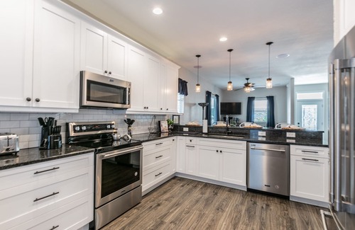Tarpon Springs House | Experience the Captain's Quarters. A Historic 1920 American Four Square.