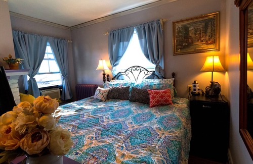 South Lima House | Experience the Finger Lakes in a 1915 Colonial Revival Home