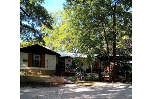 Buffalo Gap House | EXPERIENCE the GAP. in all of its shaded glory