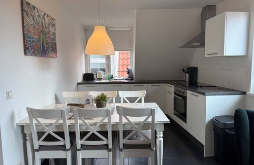 Ouddorp House | Experience the liveliness of the village of Ouddorp, but also be close to the endless natural beauties of Goeree-Overflakkee.