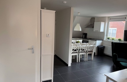 Ouddorp House | Experience the liveliness of the village of Ouddorp, but also be close to the endless natural beauties of Goeree-Overflakkee.