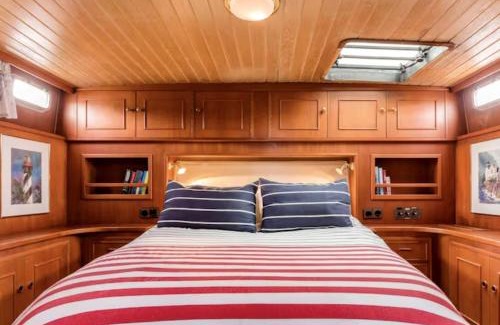 Damariscotta Boat Rental | Experience the Magic of Sleeping Your Own Private Yacht in Damariscotta, Maine