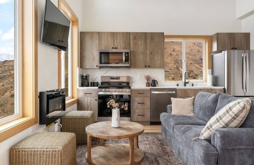 Entiat Cabin | Experience The Outlook Cabin