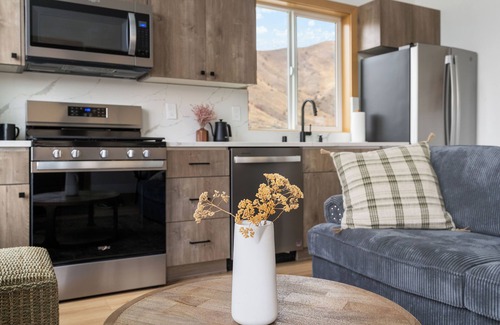 Entiat Cabin | Experience The Outlook Cabin