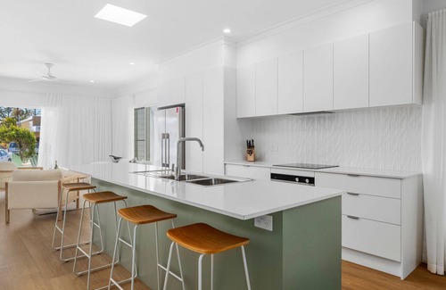 Woolgoolga House | Experience the perfect blend of beachside charm and stylish holiday living