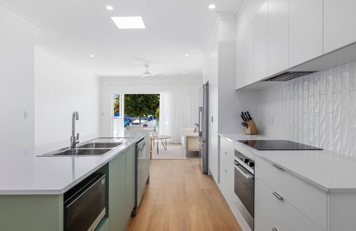 Woolgoolga House | Experience the perfect blend of beachside charm and stylish holiday living
